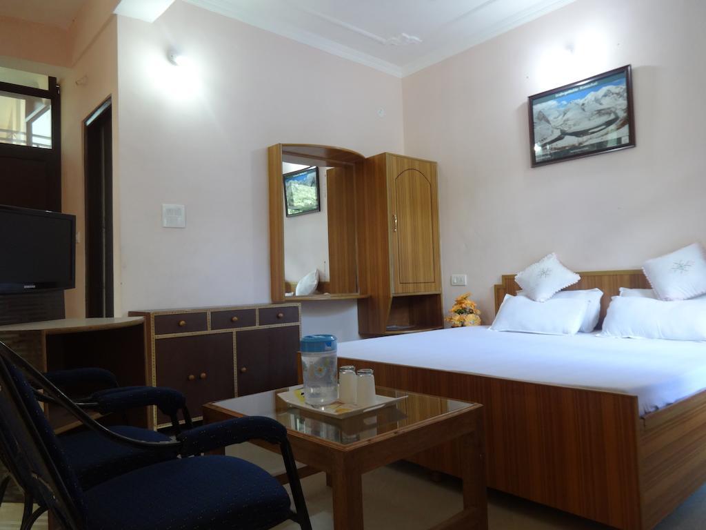 Hotel Kumar Residency Dharamshala Room photo